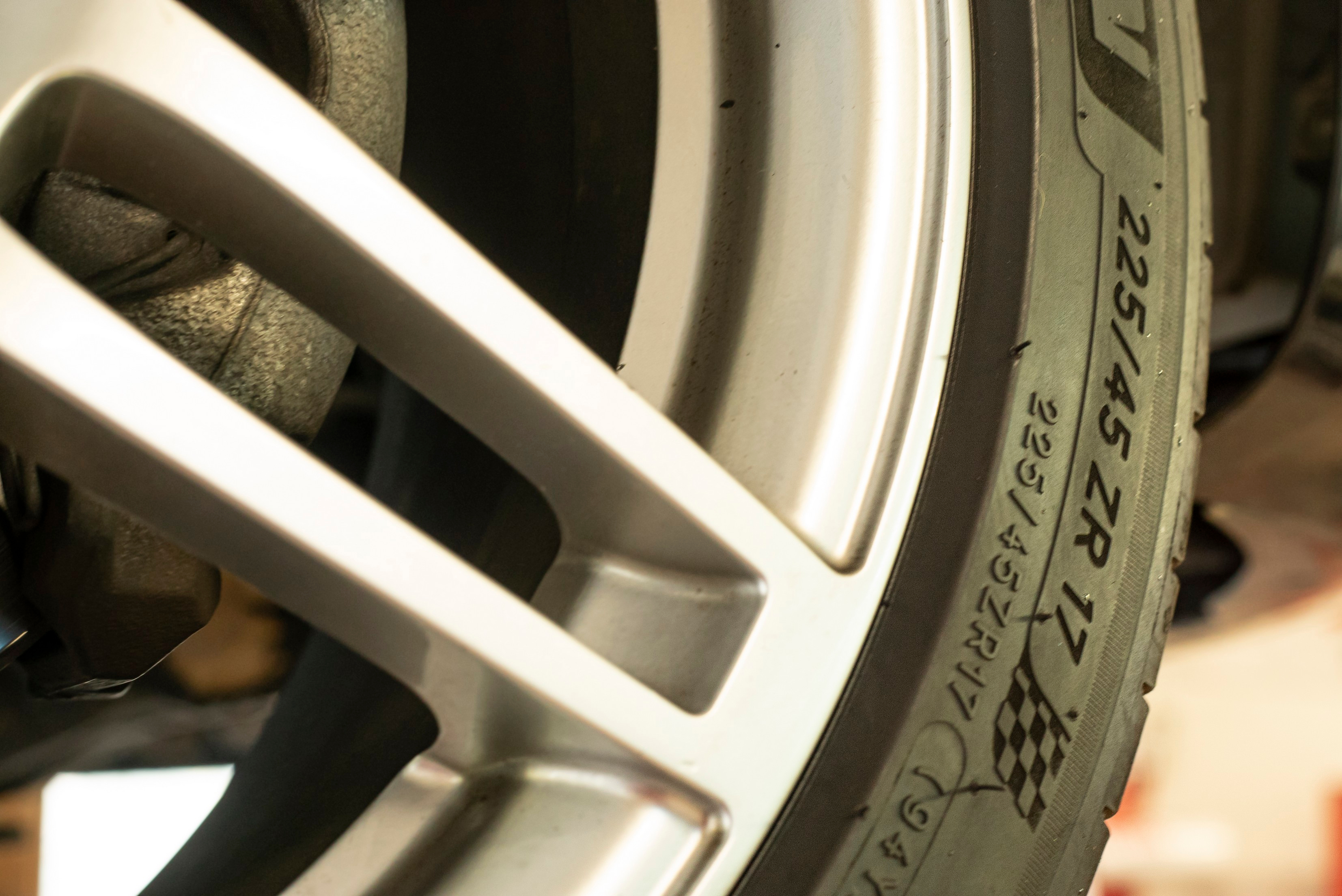 Reifengröße richtig lesen: 205/55 R16 91V erklärt