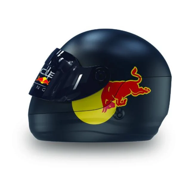 Geschlossenes Oracle Red Bull Racing TWS Ladecase in Form eines dunkelblauen Rennhelms in Seitenansicht
