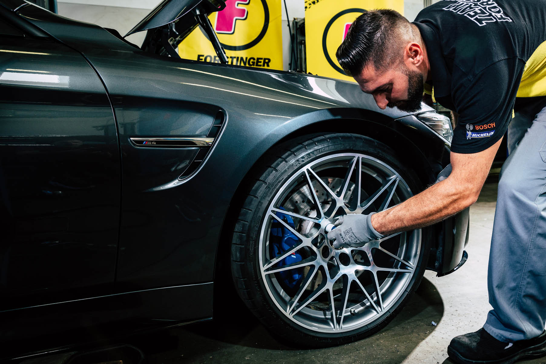 Express Smart Repair & Reifen Service Reifen Service | FORSTINGER Fachwerkstätten in ganz Österreich